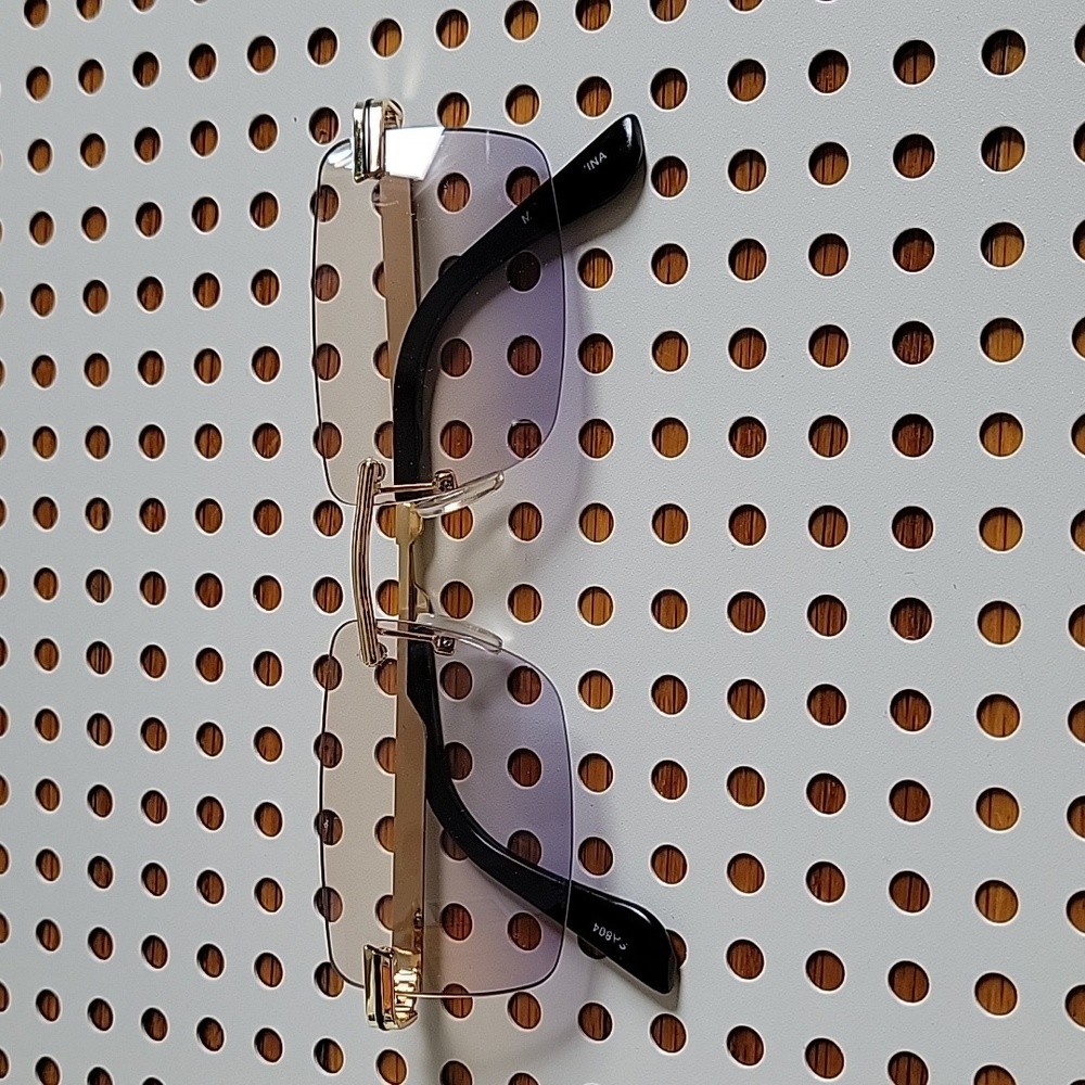 Sunglasses with gradient